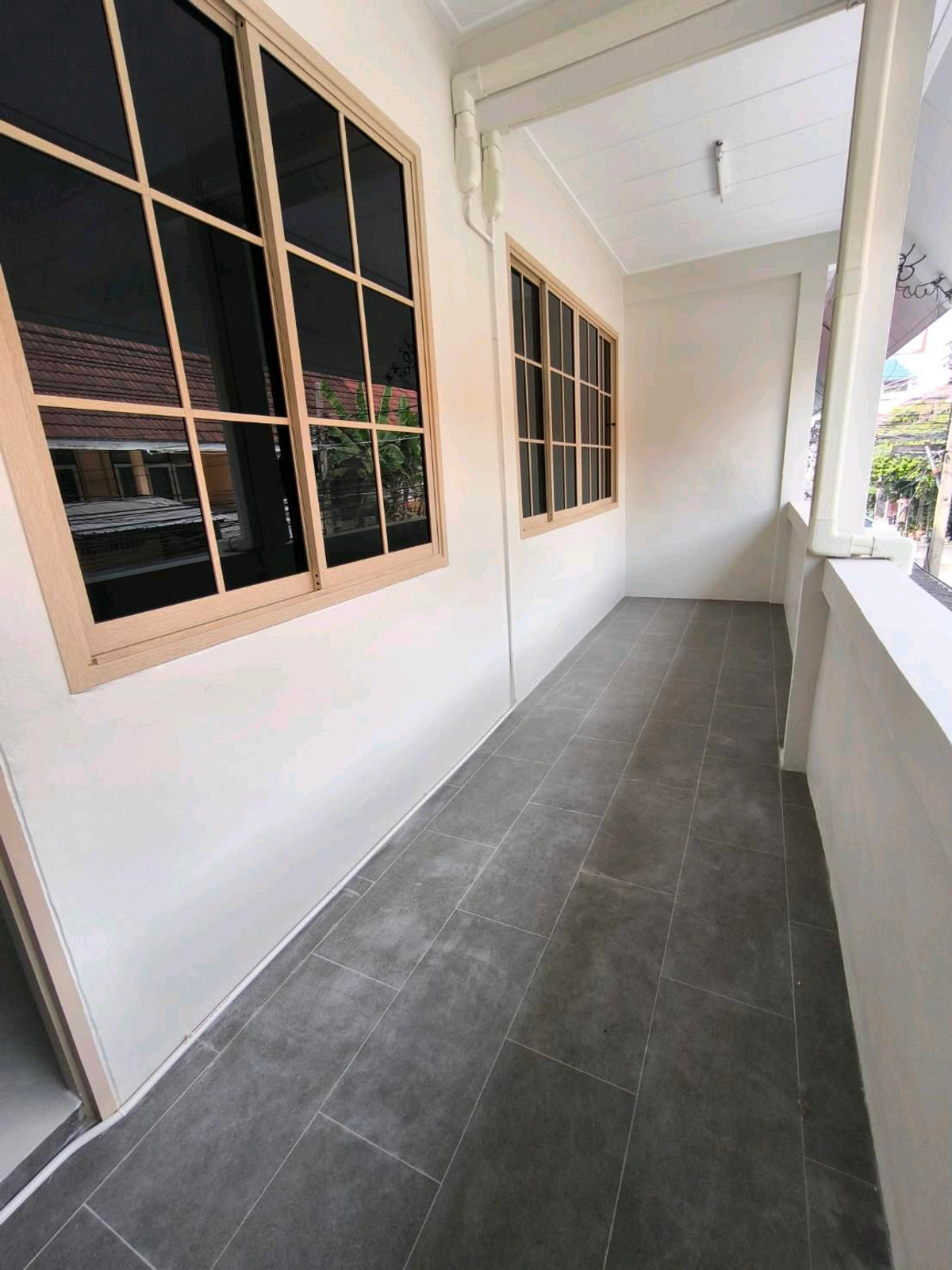 For RentTownhomeRatchadapisek, Huaikwang, Suttisan : 2-story townhome for rent, good location behind Fortune Ratchada. Soi Asoke-Din Daeng 21 or enter from Ratchada Soi 3