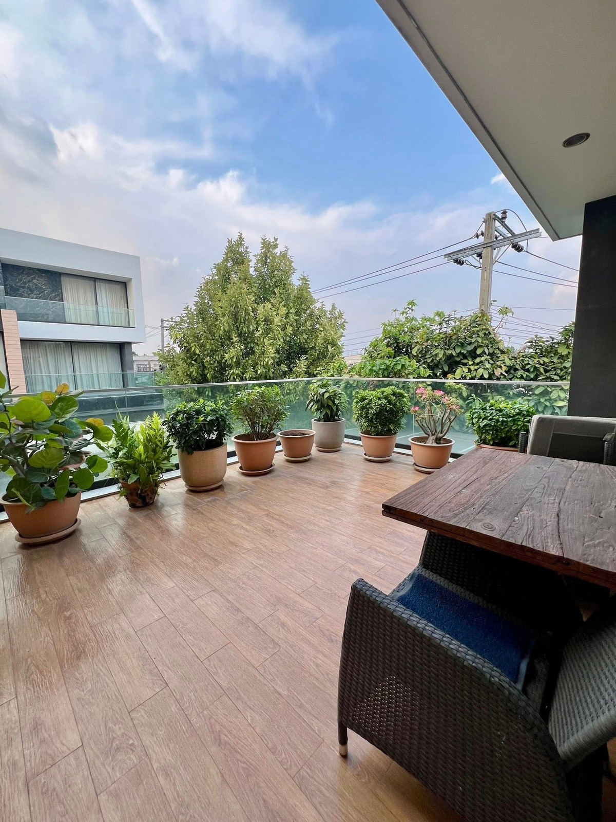 ขายทาวน์โฮมเลียบทางด่วนรามอินทรา : 15 เกทส์ เอกมัย - รามอินทรา / 5 ห้องนอน (ขาย), 15 Gates Ekamai - Ramintra / 5 Bedrooms (FOR SALE) FAHS053