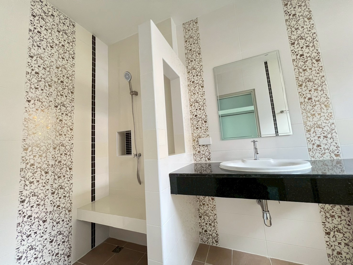 For SaleHousePattaya, Bangsaen, Chonburi : 🏡 2-story detached house for sale, Coco Park Sirisa 21 Village, large house, wide area, 3 bedrooms | 3 bathrooms, selling price 5,890,000 baht 💰