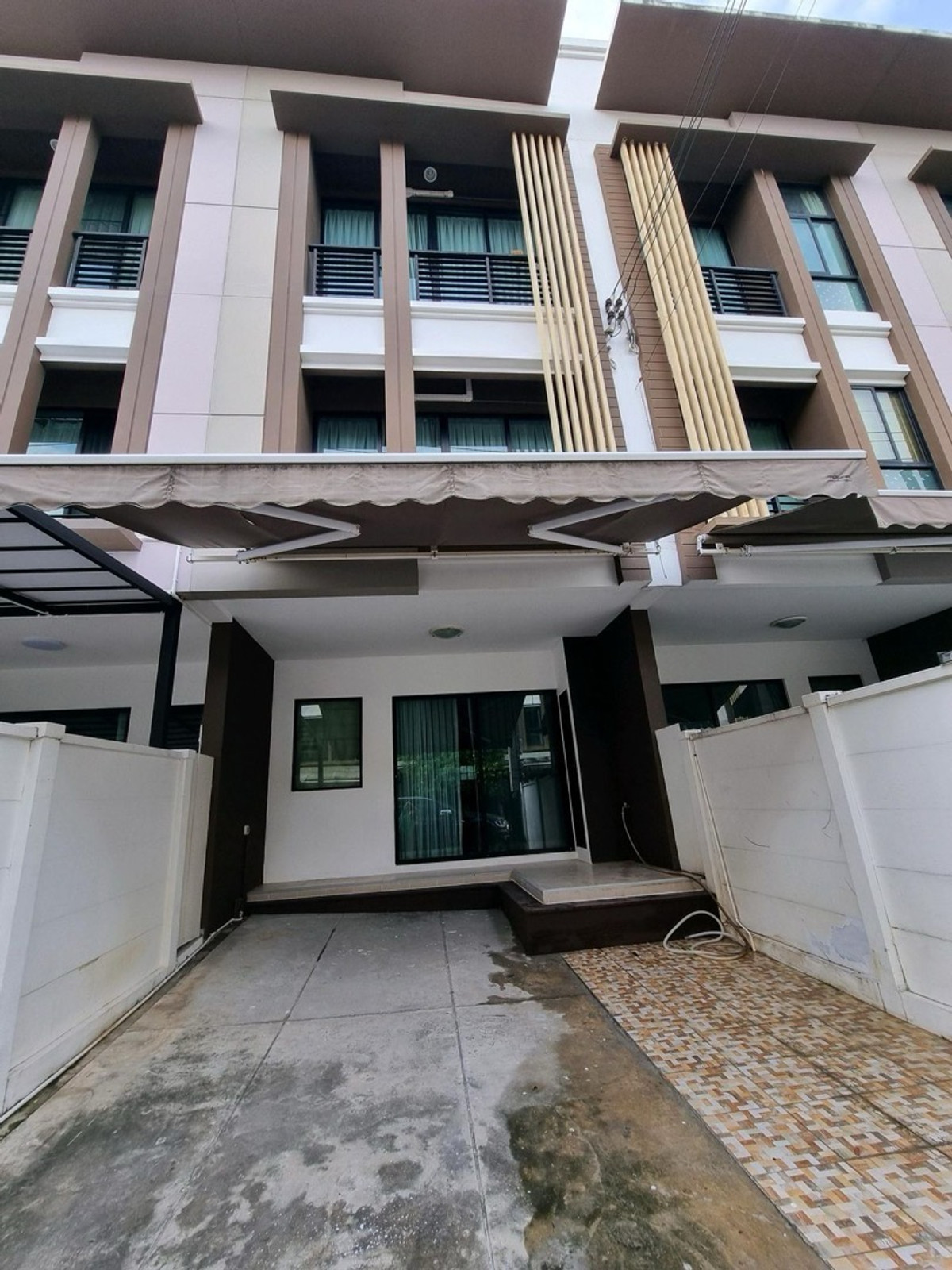 ขายทาวน์โฮมท่าพระ ตลาดพลู วุฒากาศ : ขายบ้านทาวน์โฮม ทำเลใจกลางเมือง