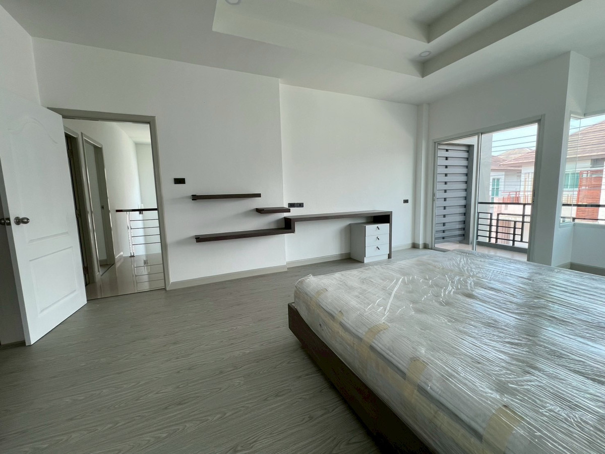 For SaleHousePattaya, Bangsaen, Chonburi : 🏡 2-story detached house for sale, Coco Park Sirisa 21 Village, large house, wide area, 3 bedrooms | 3 bathrooms, selling price 5,890,000 baht 💰