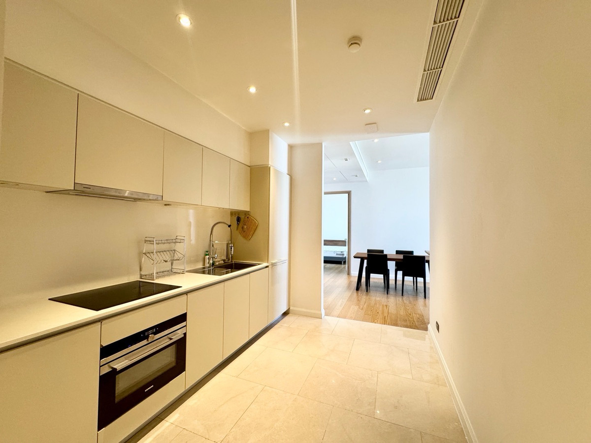 For RentCondo : 2 ห้องนอน 2 ห้องน้ำ 102 ตร.ม 80,000 บาท