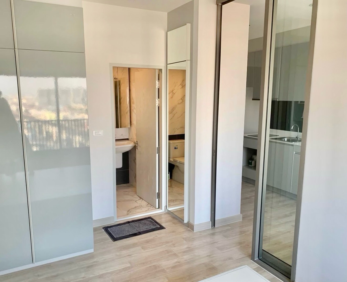 ให้เช่าคอนโดบางซื่อ วงศ์สว่าง เตาปูน : 📍โครงการ : Niche Pride Taopoon – Interchange 
🚝 ใกล้ : MRT สถานีเตาปูน 0 เมตร
💵 ราคาเช่า : 15,000 บาท / เดือน