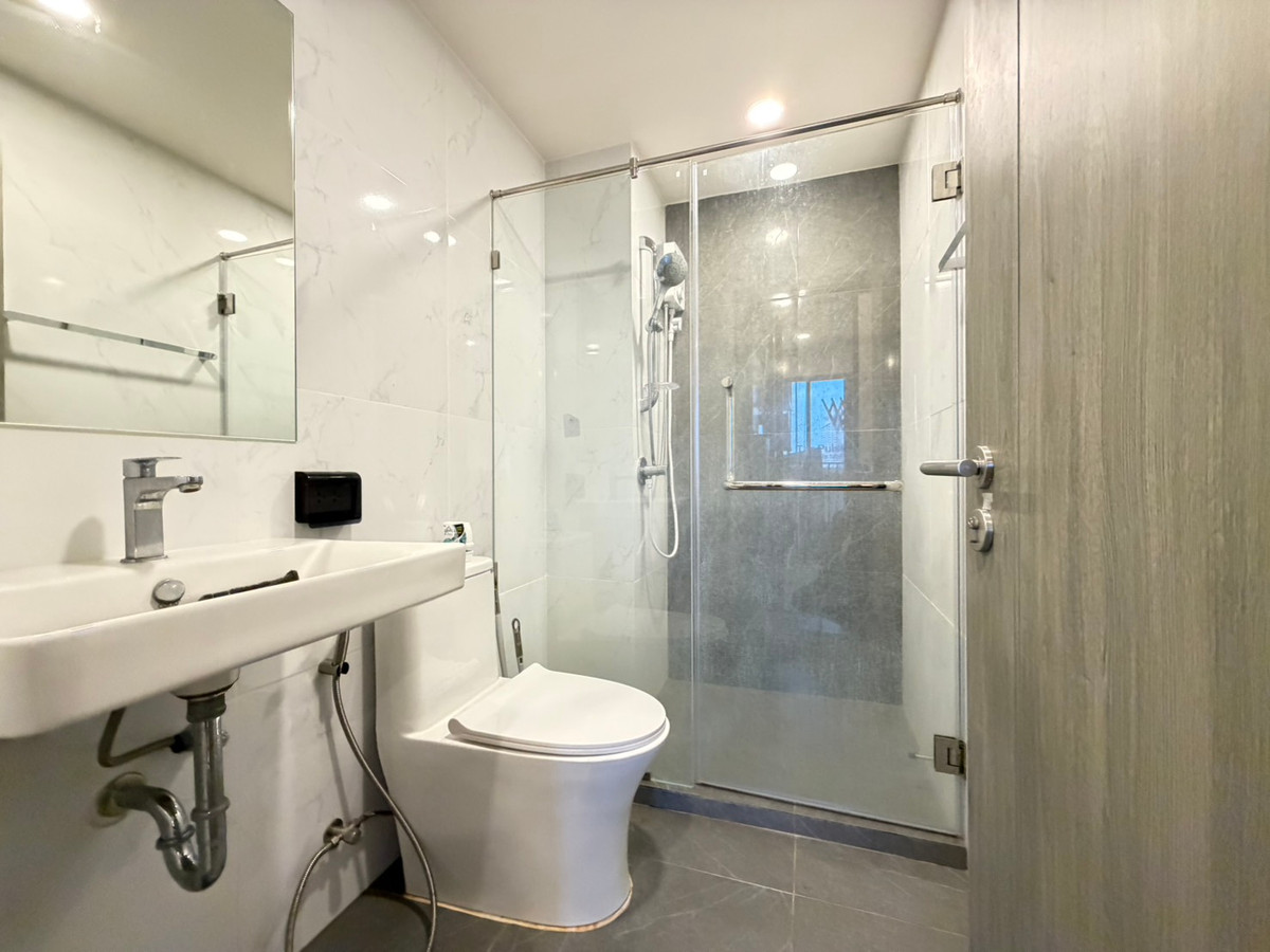 ให้เช่าคอนโดปิ่นเกล้า จรัญสนิทวงศ์ : 🏢 For Rent ออริจิ้น ปลั๊ก&เพลย์ สิรินธร สเตชั่น 🛏 Simplex 1 bed 📏 ขนาด: 25 ตร.ม. 💰 ราคาเพียง 12K/เดือน 📍 ทำเล: ใกล้รถไฟฟ้า สถานีสิรินธร และห้างสรรพสินค้าย่านฝั่งธน