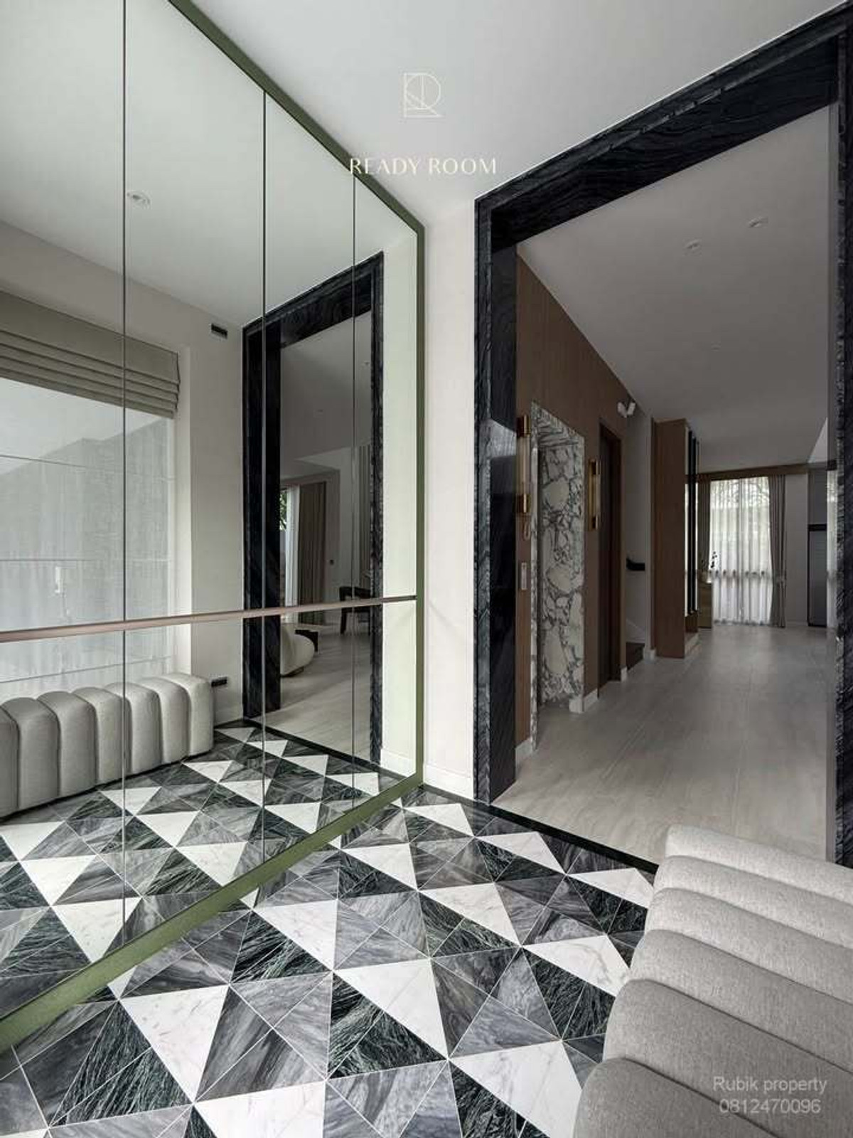 For RentHousePattanakan, Srinakarin : 🏡 **Luxury house for rent Bugaan Krungthep Kreetha** RB1787 Luxury level project, Krungthep Kreetha location. Near international schools and golf courses.