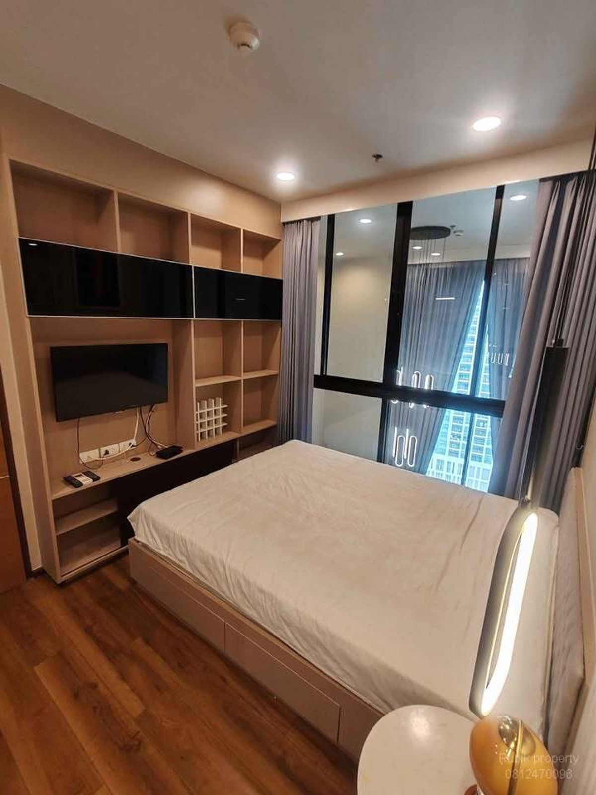 For RentCondoSapankwai,Jatujak : 🏙 **Condo for rent Onyx Phaholyothin by Sansiri (Saphan Khwai)** Condo, good location, near BTS Saphan Khwai, opposite Big C Saphan Khwai RB1786