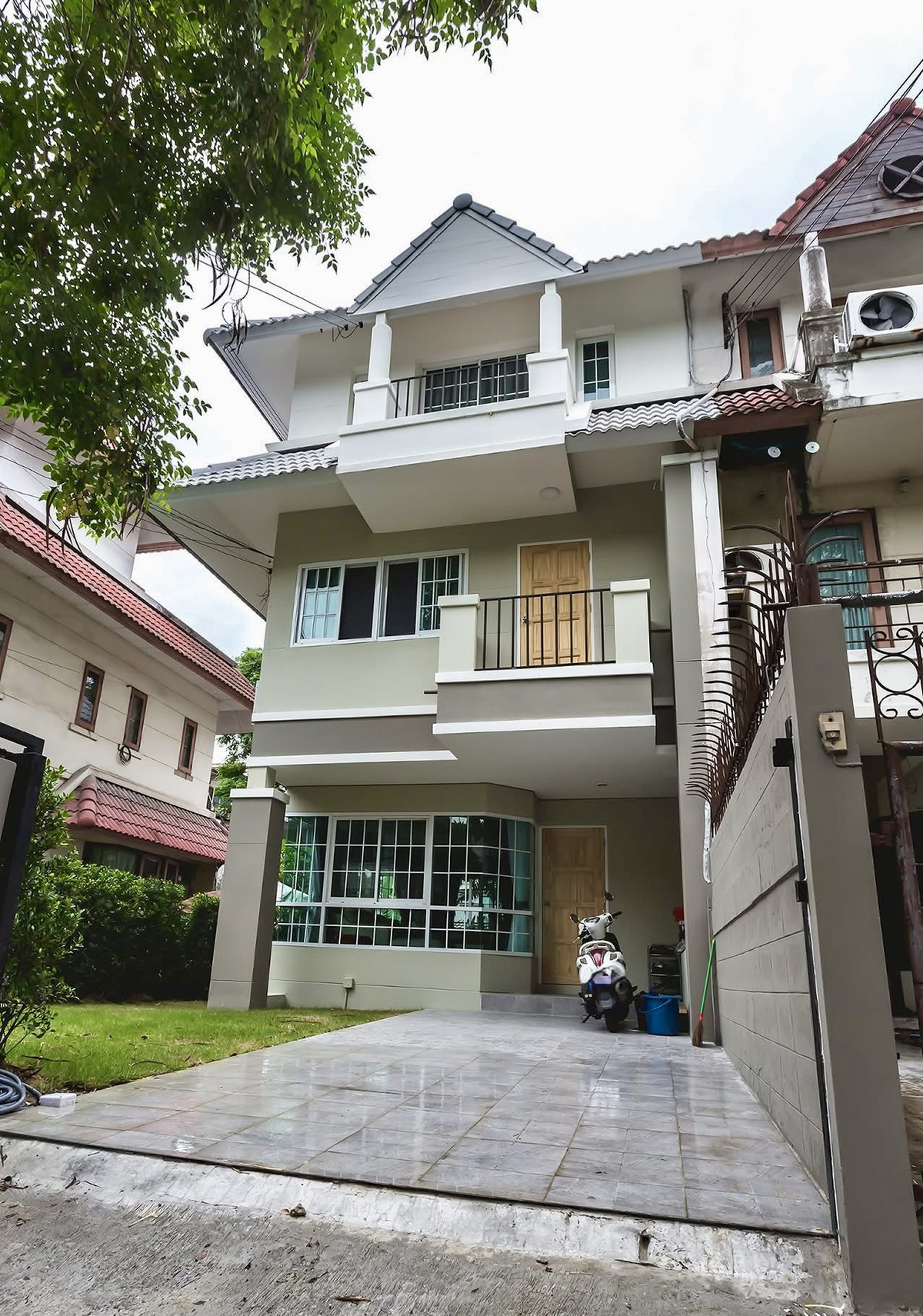 ขายทาวน์โฮมอ่อนนุช อุดมสุข : บ้านลัดดาว / 3 ห้องนอน (ขาย), Baan Lat Dao / 3 Bedrooms (FOR SALE) GNG010
