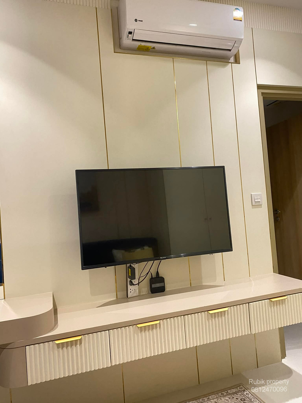 CondoLadprao, Central Ladprao : 🏙 **Condo for sale Maru Ladprao 15 (Pet Friendly)** RB1773, corner room, private, no walls next to anyone, good location, next to MRT Ladprao.