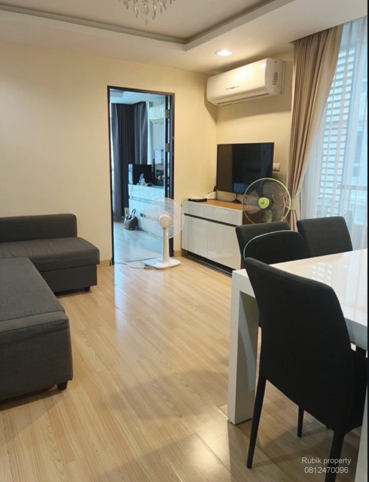 For SaleCondoRatchadapisek, Huaikwang, Suttisan : 🏙️ **Condo for sale, good location, Ratchada 17, close to MRT, just a few minutes** Project **The Kris Ratchada 17**, convenient travel, Suthisan - Huai Khwang. Can penetrate Vibhavadi RB1761
