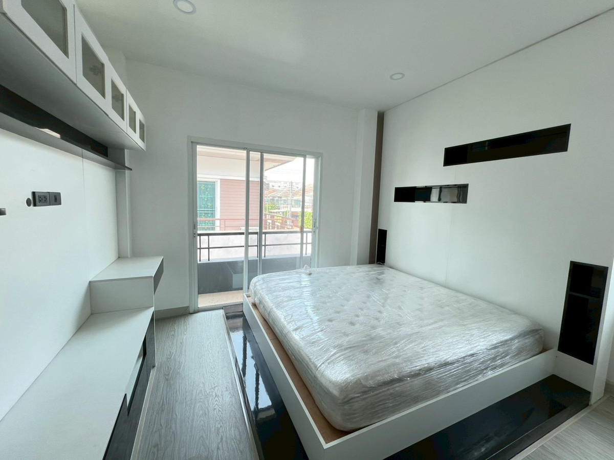 For SaleHousePattaya, Bangsaen, Chonburi : 🏡 2-story detached house for sale, Coco Park Sirisa 21 Village, large house, wide area, 3 bedrooms | 3 bathrooms, selling price 5,890,000 baht 💰