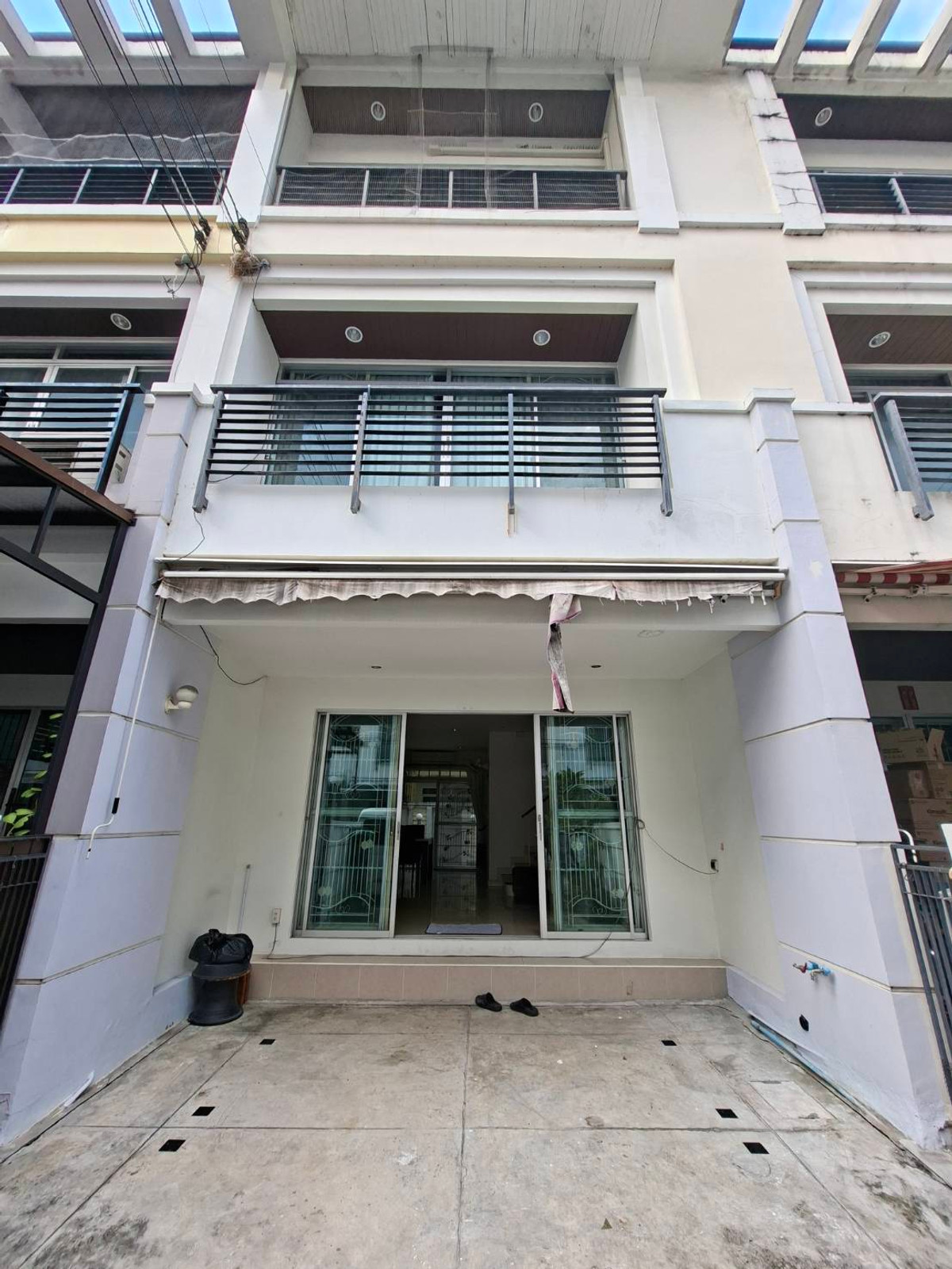 ให้เช่าทาวน์โฮมท่าพระ ตลาดพลู วุฒากาศ : ให้เช่าราคาดีที่สุดบ้านกลางเมือง เออร์บาเนียน สาทร ตากสิน 1 ใกล้ bts วุฒากาศ เดินทางสะดวก ตอบไว064-974-2441