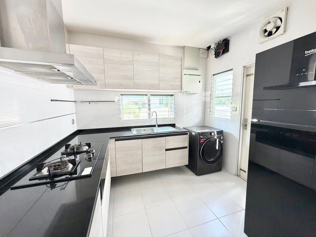 For RentHouseBangna, Bearing, Lasalle : Mantana 2 Bangna KM.7 / 3 Bedrooms (FOR RENT), Mantana 2 Bangna KM.7 / 3 Bedrooms (FOR RENT) YOK112