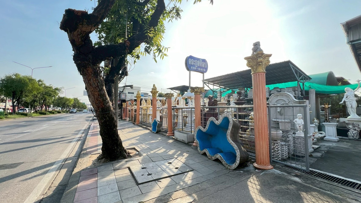 For SaleLandNawamin, Ramindra : Land opposite Patthawikon Market, Soi Nawamin 119 / (for sale), Land Nawamin 119 Opposite Patthawikon Market / (FOR SALE) FAHS045