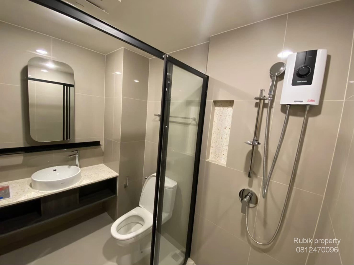 For RentCondoRatchadapisek, Huaikwang, Suttisan : 🏙 **Condo for rent XT Huai Khwang** Very good location, near MRT Huai Khwang, just a few steps away RB1778