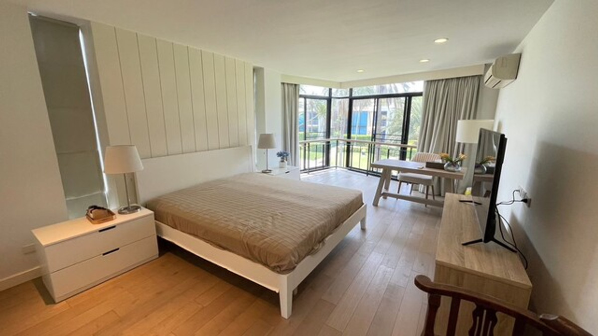 ขายบ้านหัวหิน ประจวบคีรีขันธ์ : Luxury Beachfront 2-Storey House for Sale – Fully Furnished 2 Bedrooms 3 Bathrooms