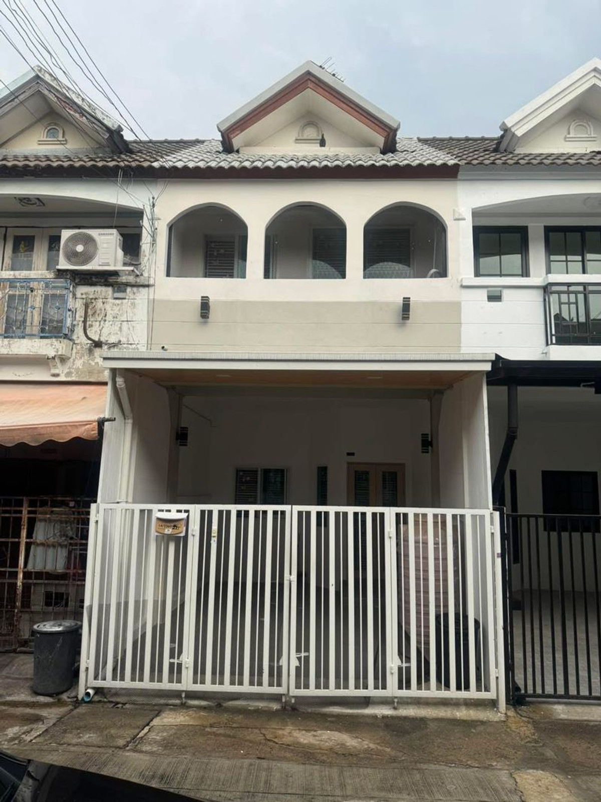 For SaleTownhomeNonthaburi, Bang Yai, Bangbuathong : 2-story townhouse for sale, Bua Thong Thani Park Village, size 16 square meters, 2 bedrooms, near MRT Khlong Bang Phai, Bang Bua Thong Subdistrict. Bang Bua Thong District Nonthaburi Province