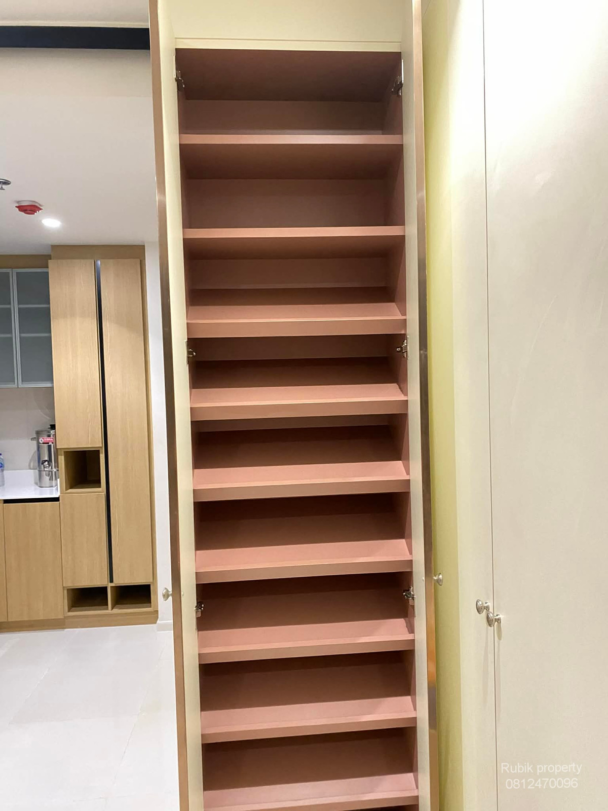 CondoLadprao, Central Ladprao : 🏙 **Condo for sale Maru Ladprao 15 (Pet Friendly)** RB1773, corner room, private, no walls next to anyone, good location, next to MRT Ladprao.