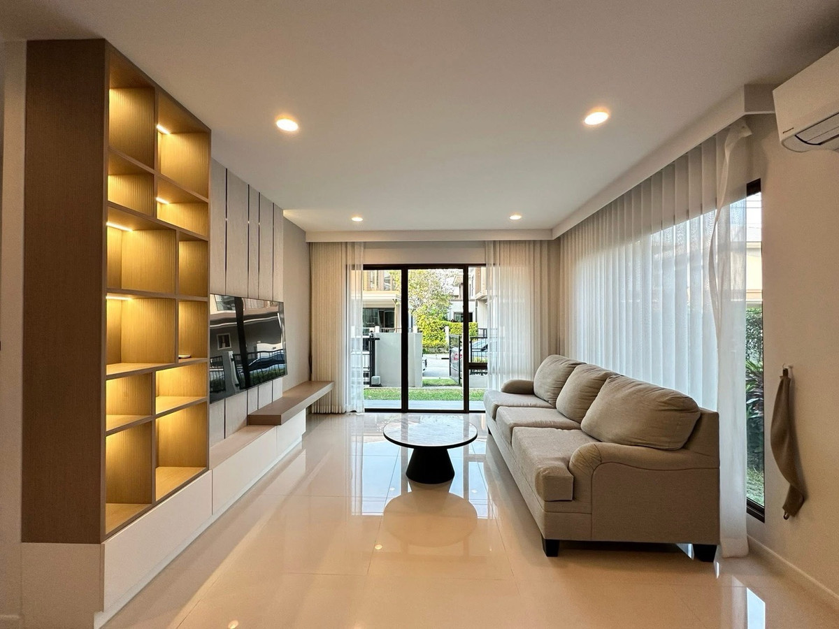 ให้เช่าบ้านพัฒนาการ ศรีนครินทร์ : ให้เช่า 📍บุราสิริ กรุงเทพกรีฑา 4 ห้องนอน 4 ห้องน้ำ เฟอร์นิเจอร์ครบ พร้อมอยู่🔆