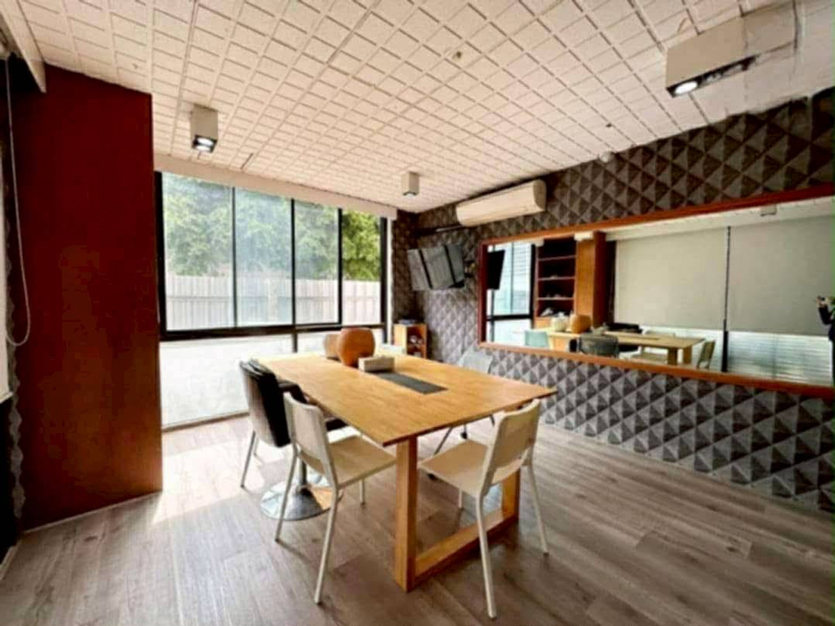 ขายบ้านคลองเตย กล้วยน้ำไท : 285AGFF#ขายบ้านเดี่ยว 2 ชั้น บนที่ดินผืนใหญ่ใจกลางพระราม 4 The New CBD  ทำเลสุดหายาก และคุ้มค่าที่สุด   