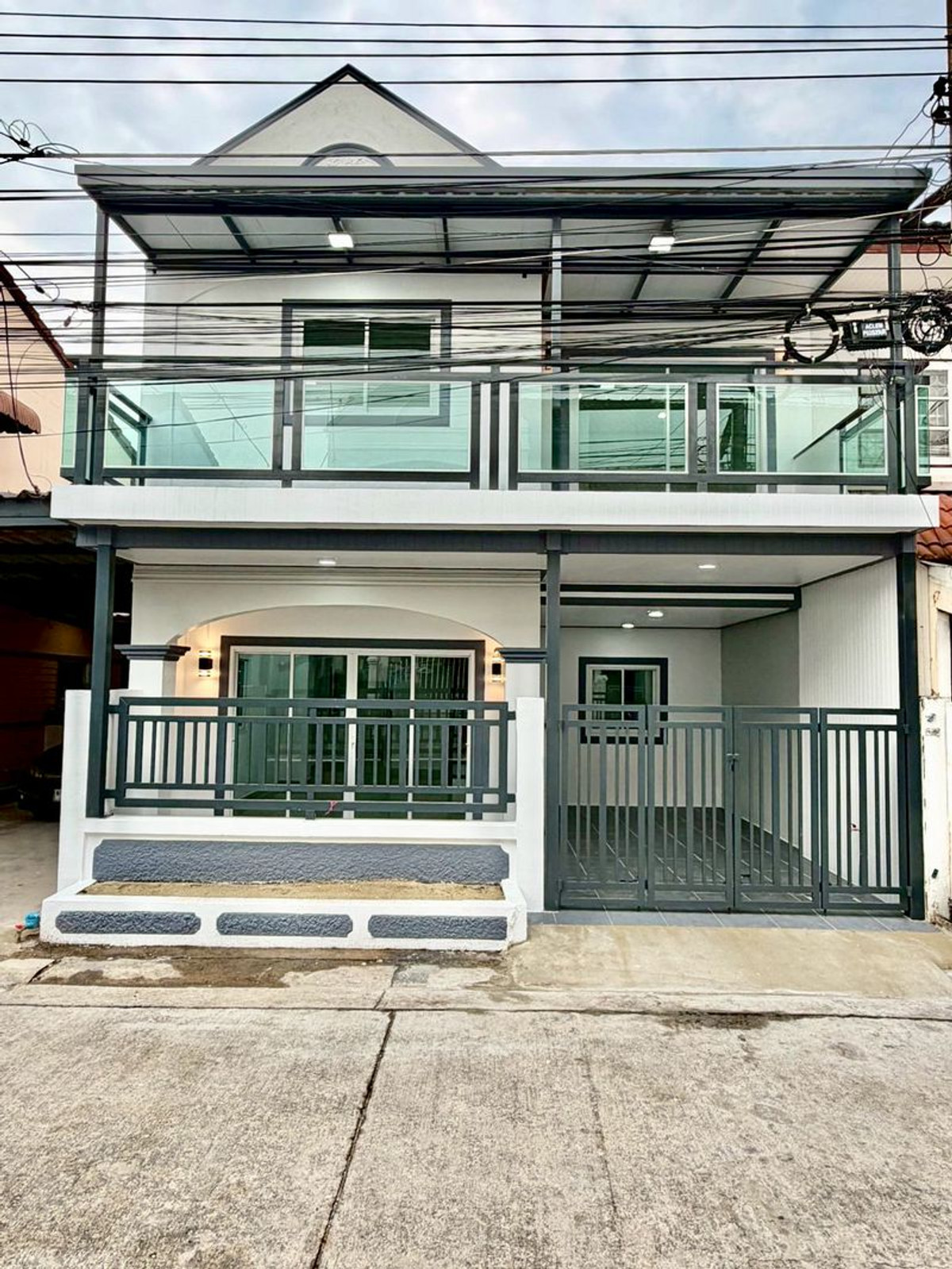 For SaleTownhomeNonthaburi, Bang Yai, Bangbuathong : 2-story townhouse for sale, Kittiyarak Village, back side, opposite the lottery office, area 19 square meters, 4 bedrooms, Soi Ronasitthiphichai 2, Tha Sai Subdistrict, Mueang Nonthaburi District. Nonthaburi Province