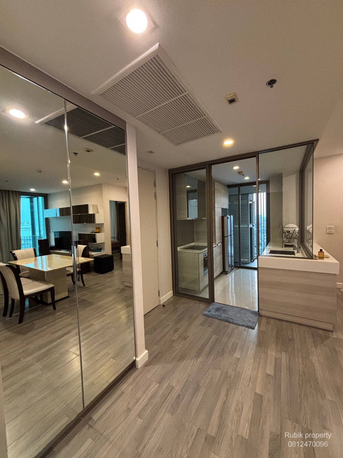 For RentCondoWongwianyai, Charoennakor : 🏙 **Condo for rent, The Room BTS Wongwian Yai** RB1799, location **Very Prime, next to the stairs, BTS Wongwian Yai, only 10 meters**