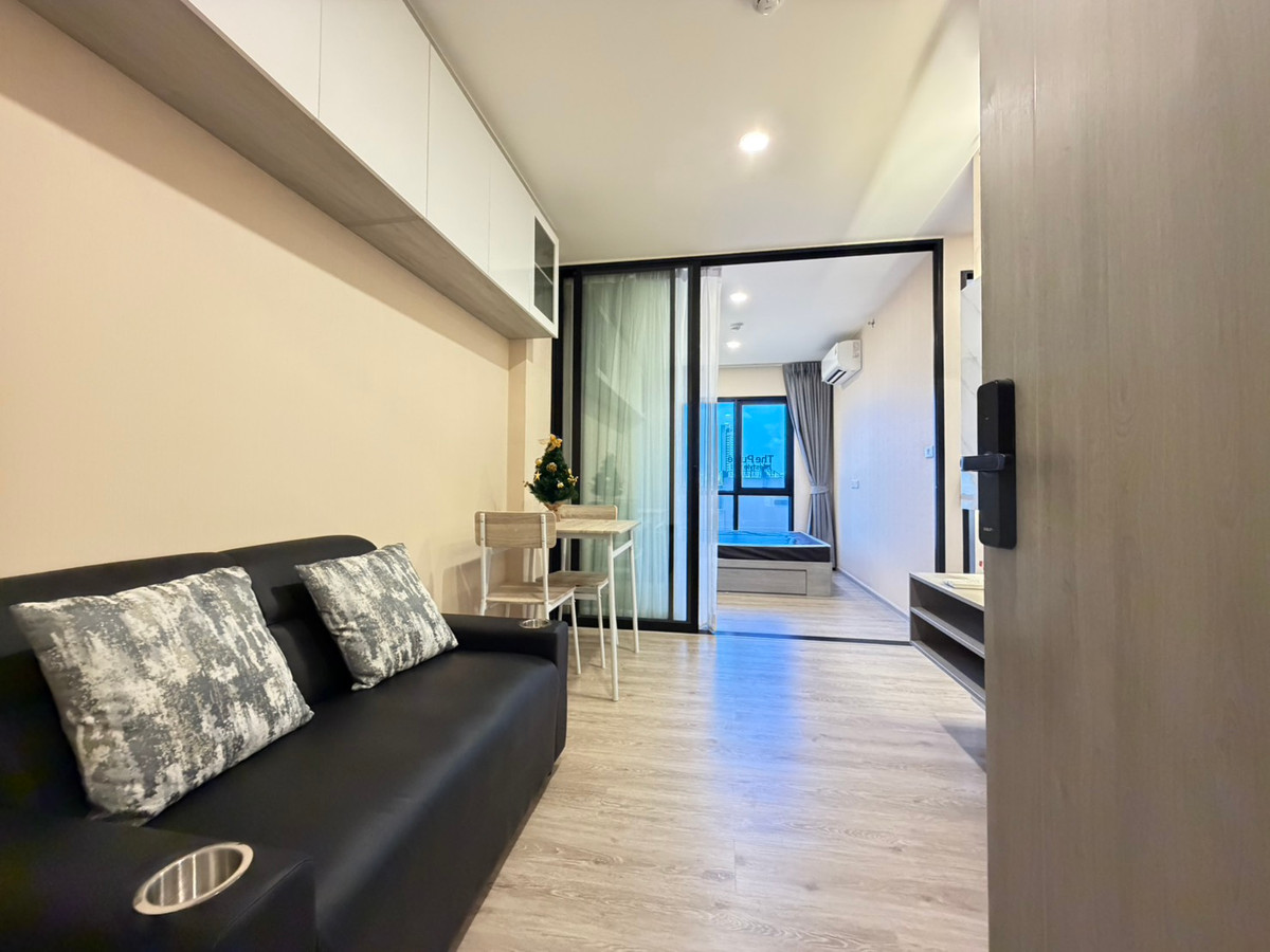 ให้เช่าคอนโดปิ่นเกล้า จรัญสนิทวงศ์ : 🏢 For Rent ออริจิ้น ปลั๊ก&เพลย์ สิรินธร สเตชั่น 🛏 Simplex 1 bed 📏 ขนาด: 25 ตร.ม. 💰 ราคาเพียง 12K/เดือน 📍 ทำเล: ใกล้รถไฟฟ้า สถานีสิรินธร และห้างสรรพสินค้าย่านฝั่งธน