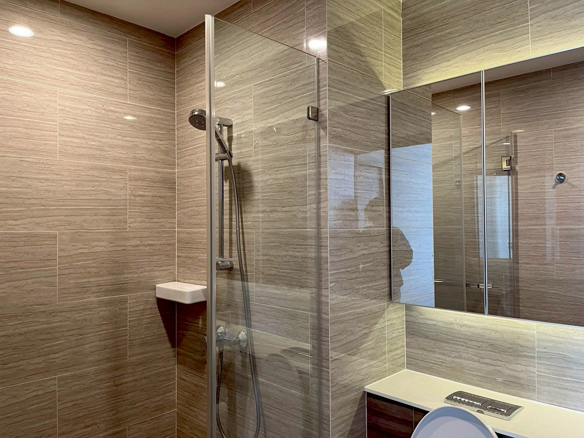 For SaleCondoSukhumvit, Asoke, Thonglor : LTH14711 – Condo for sale at a good price! Condo for Sale | Whizdom Essence Sukhumvit | 35 sqm | 1 Bedroom 1 Bathroom | Luxury Smart Living High Floor City View Best Value | Near BTS Punnawithi | 5.79 MB | Condo for sale Whizdom Essence Sukhumvit 101 size