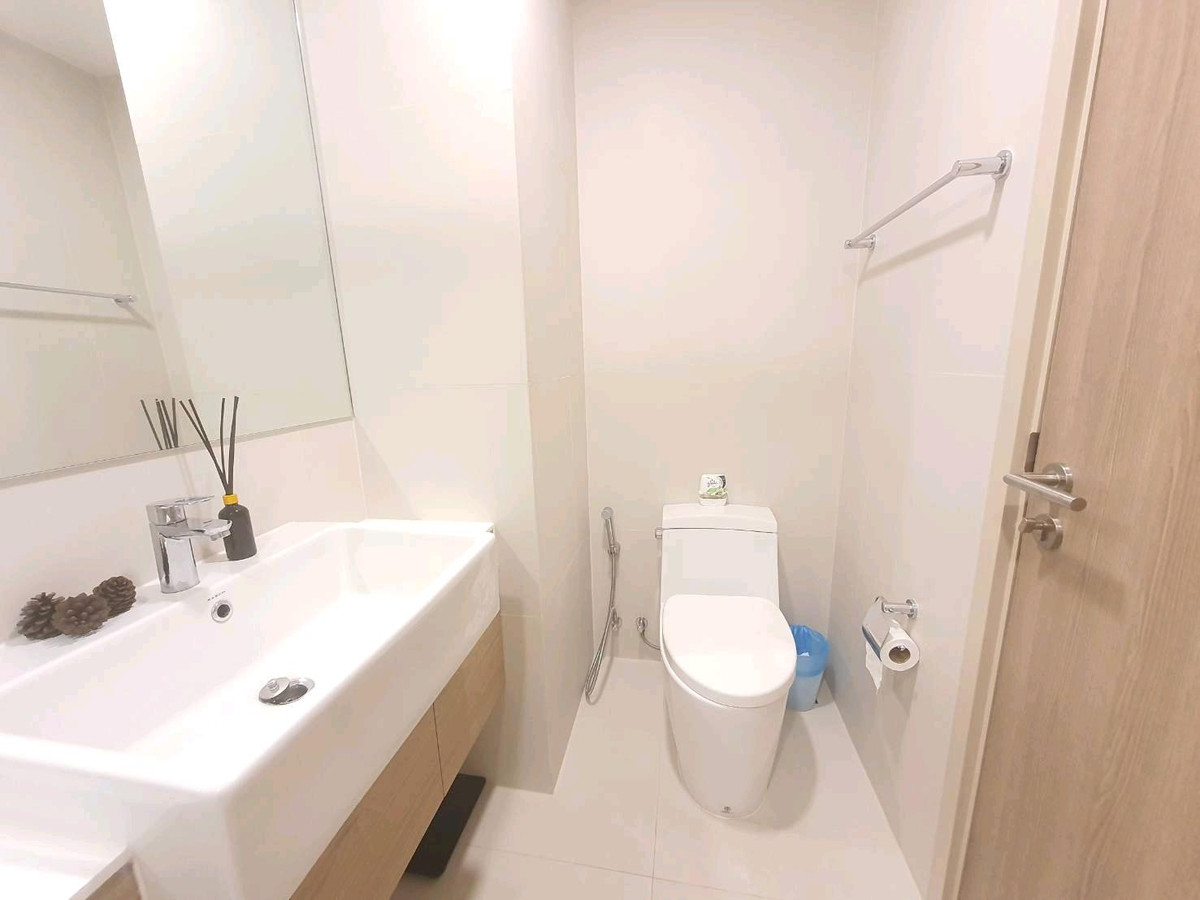 For RentCondoSukhumvit, Asoke, Thonglor : For rent, 2 bedrooms, beautifully decorated, Noble Ambience Sukhumvit 42, near BTS Ekkamai, Gateway Ekamai, owner will let it out himself.