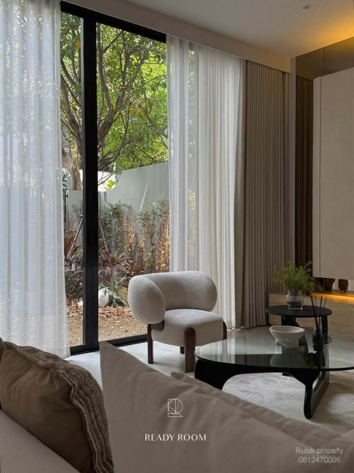 For RentHousePattanakan, Srinakarin : 🏡 **Luxury house for rent Bugaan Krungthep Kreetha** RB1787 Luxury level project, Krungthep Kreetha location. Near international schools and golf courses.