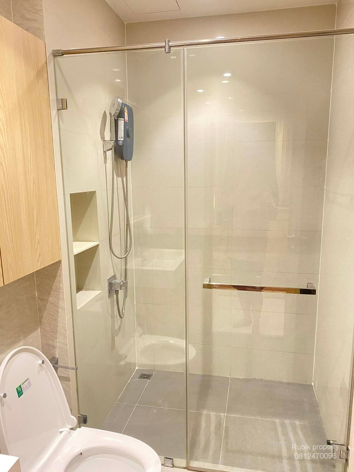 CondoLadprao, Central Ladprao : 🏙 **Condo for sale Maru Ladprao 15 (Pet Friendly)** RB1773, corner room, private, no walls next to anyone, good location, next to MRT Ladprao.