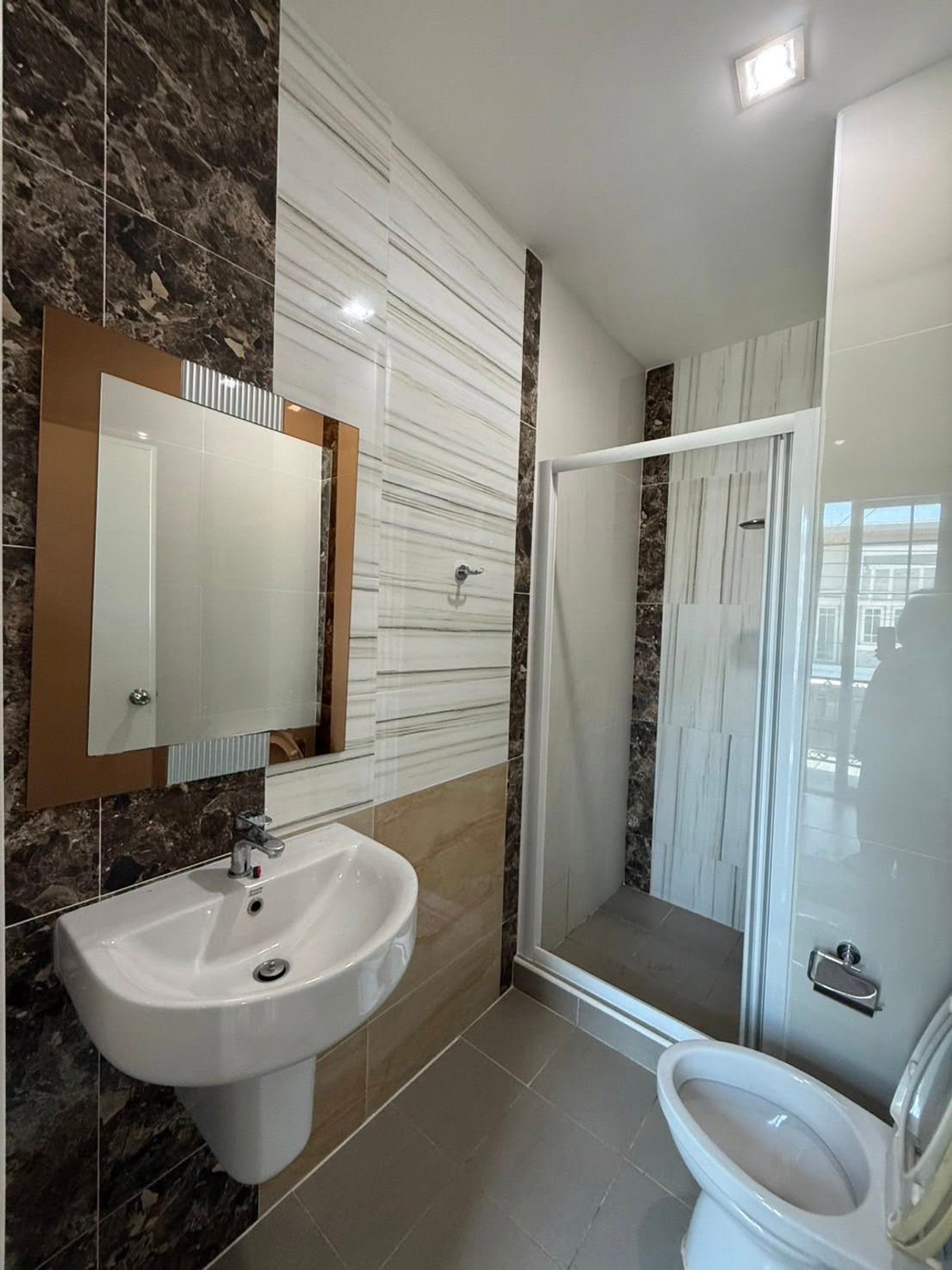 For RentTownhomeEakachai, Bang Bon : House for rent near the BTS, good location, 2-story townhome, 4 bedrooms, 3 bathrooms, 1 additional office room. 1 living room, 1 kitchen, 1 washing room  1 parking space in front of the house, beautiful house, fully decorated.