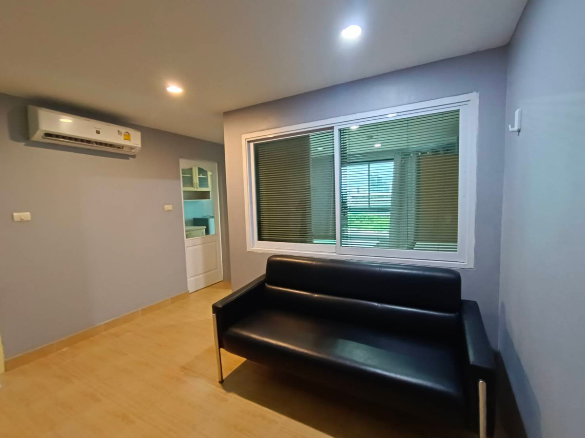 For RentCondoKaset Nawamin,Ladplakao : Room for rent, clean, cool breeze, unblocked view, Premsiri Boutique Park Condo, near BTS Kasetsart University Station and Sena Station.