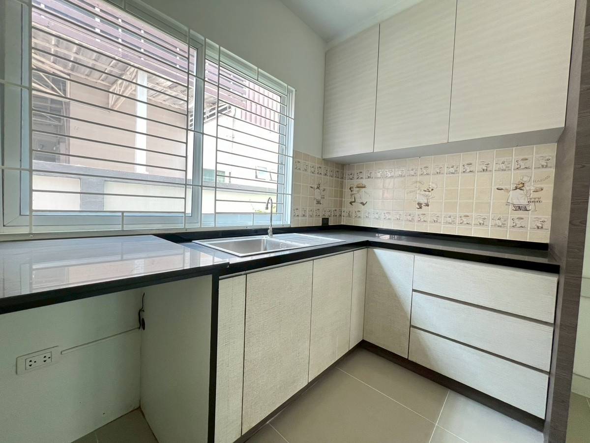 For SaleHousePattaya, Bangsaen, Chonburi : 🏡 2-story detached house for sale, Coco Park Sirisa 21 Village, large house, wide area, 3 bedrooms | 3 bathrooms, selling price 5,890,000 baht 💰