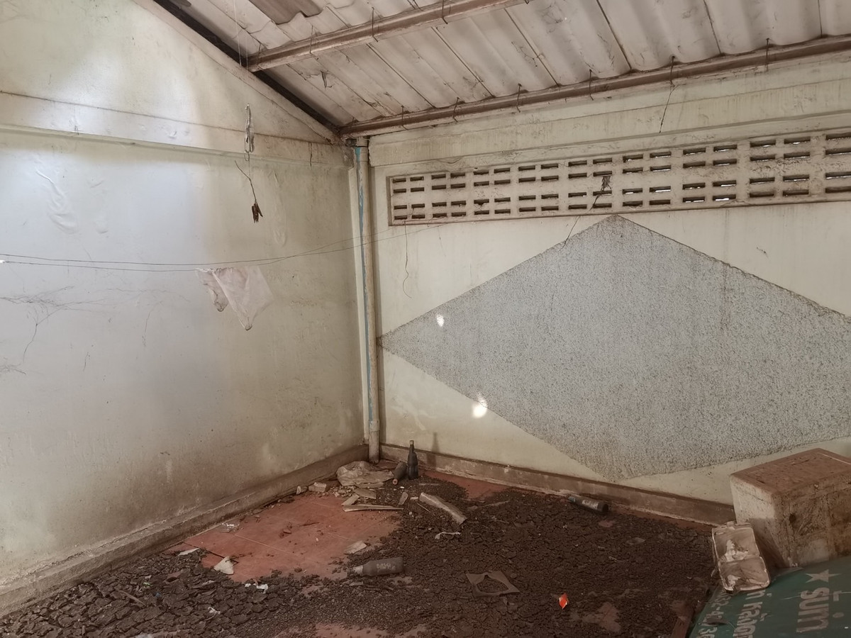 For SaleShop HouseCha-am Phetchaburi : 3.5-story commercial building for sale, located on Phetkasem Road