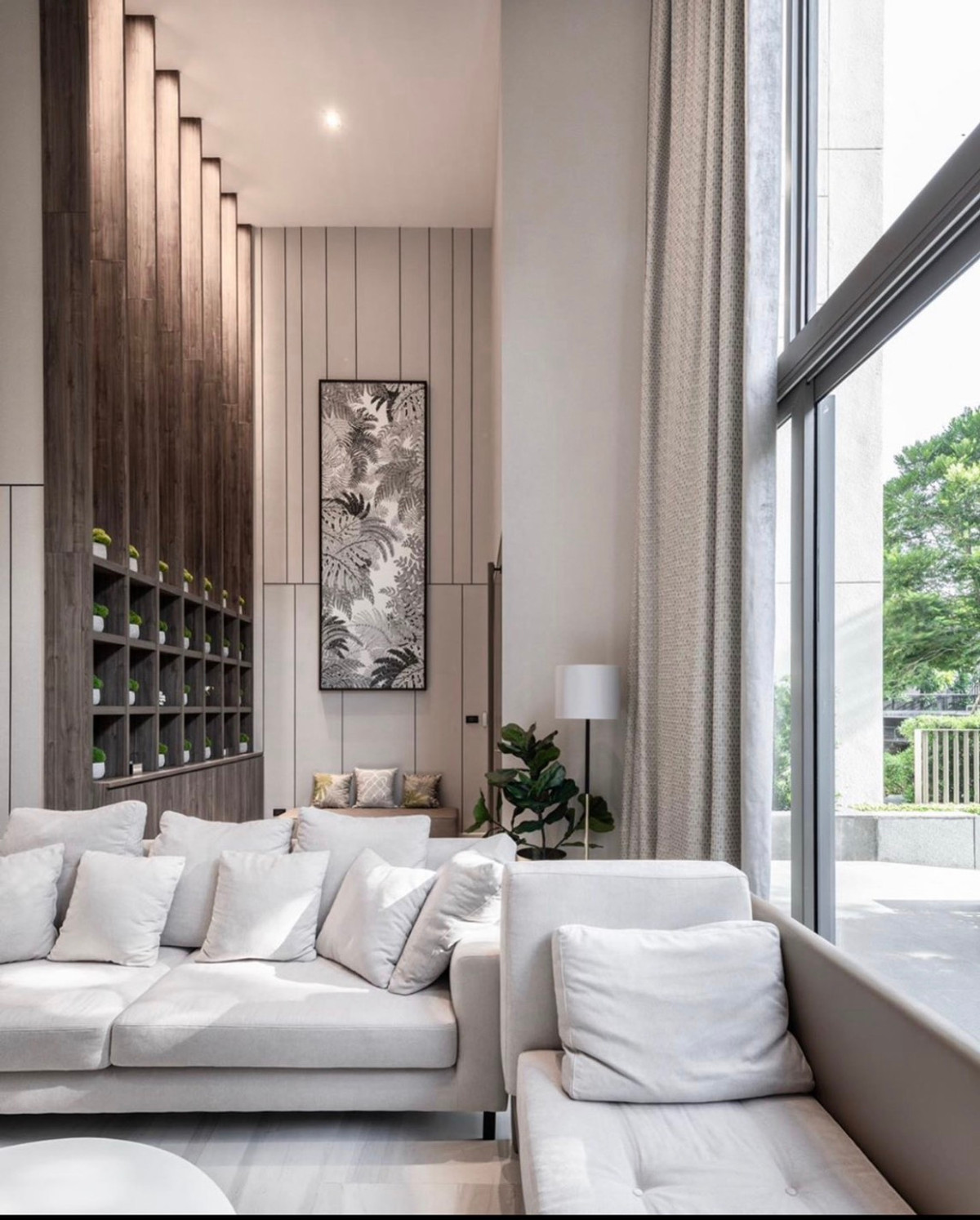 For SaleTownhomeSukhumvit, Asoke, Thonglor : House for sale Quarter39 Thaweesuk Sukhumvit 39, 5.5 story house (including basement to roof top,) has elevator.