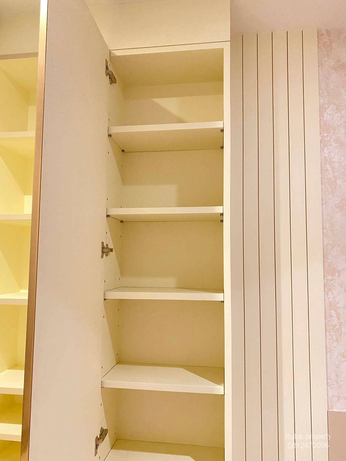 CondoLadprao, Central Ladprao : 🏙 **Condo for sale Maru Ladprao 15 (Pet Friendly)** RB1773, corner room, private, no walls next to anyone, good location, next to MRT Ladprao.