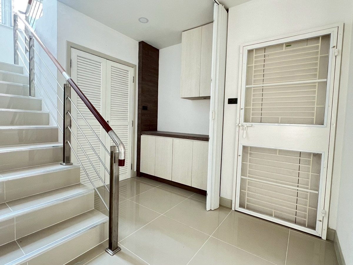 For SaleHousePattaya, Bangsaen, Chonburi : 🏡 2-story detached house for sale, Coco Park Sirisa 21 Village, large house, wide area, 3 bedrooms | 3 bathrooms, selling price 5,890,000 baht 💰