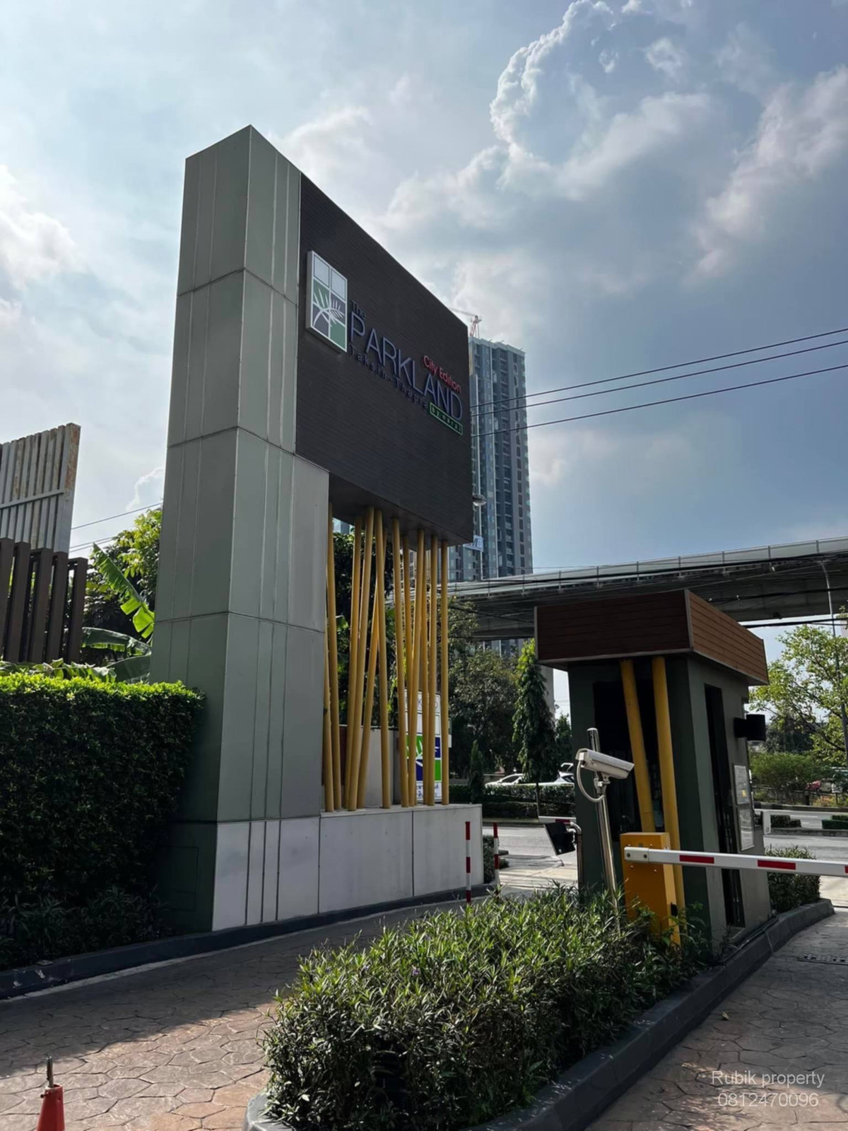 For RentCondoThaphra, Talat Phlu, Wutthakat : 🏙 **Condo for sale The Parkland Taksin – Thapra** RB1774, good location, near the BTS, near The Mall Thapra, convenient travel.