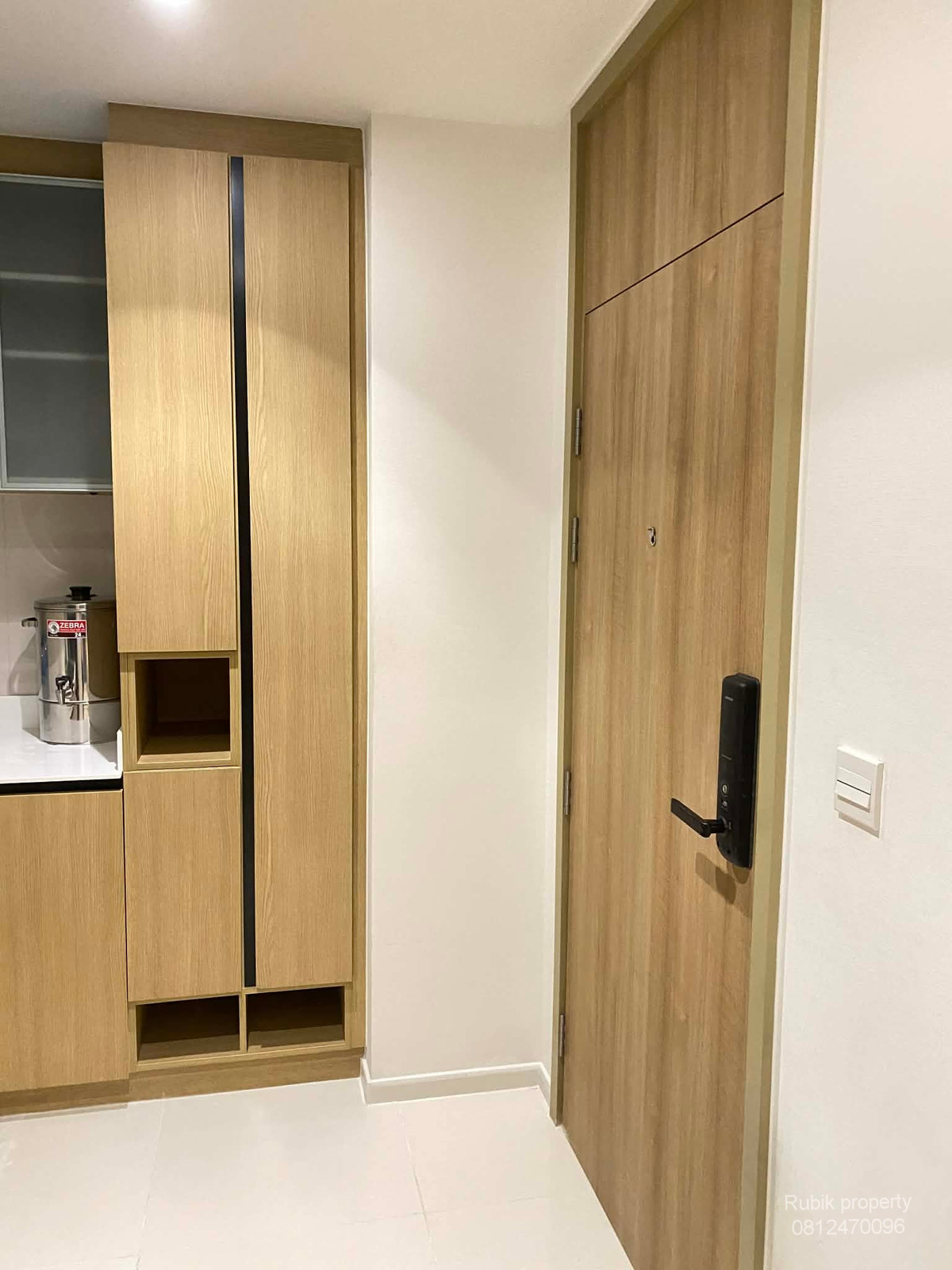 CondoLadprao, Central Ladprao : 🏙 **Condo for sale Maru Ladprao 15 (Pet Friendly)** RB1773, corner room, private, no walls next to anyone, good location, next to MRT Ladprao.