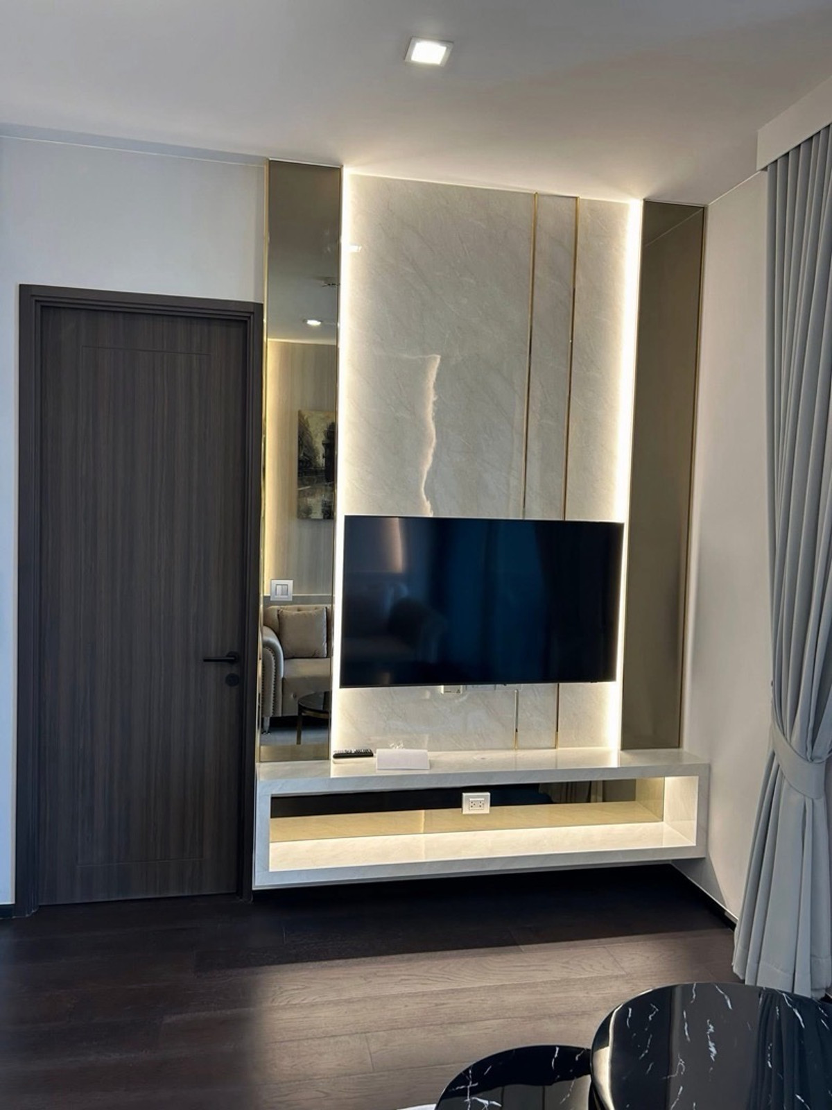 CondoSukhumvit, Asoke, Thonglor : Laviq Sukhumvit 57 Condo for Sale 1 Bedroom 42 sq.m High Floor Sukhumvit View Thonglor