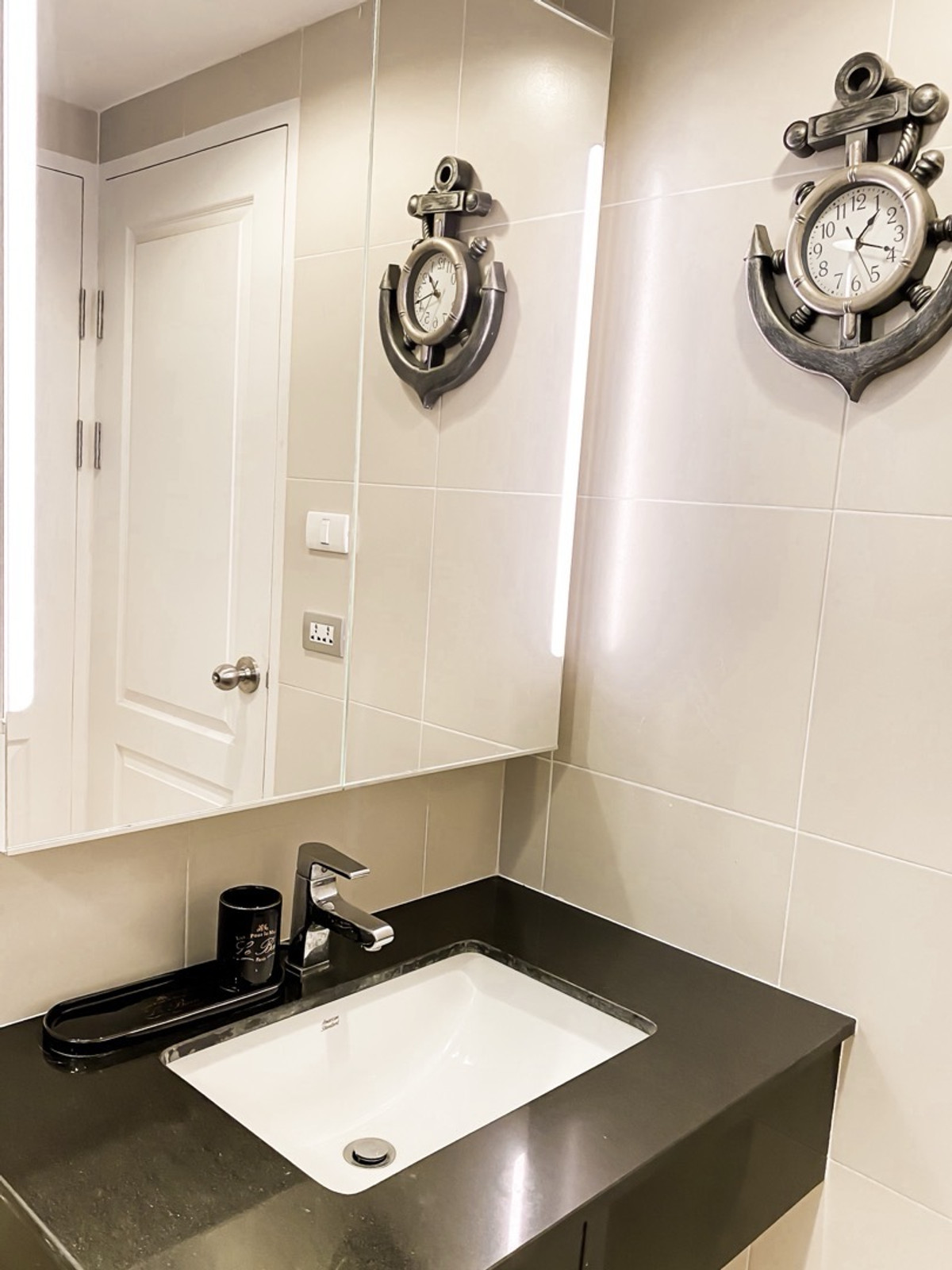 For RentCondoRama9, Petchburi, RCA : 🔥For Rent Now🔥 Belle Grand Rama 9, large 2-bedroom unit, near MRT Rama 9, fully furnished, ready to move in, city view, high floor, near Central Rama 9.