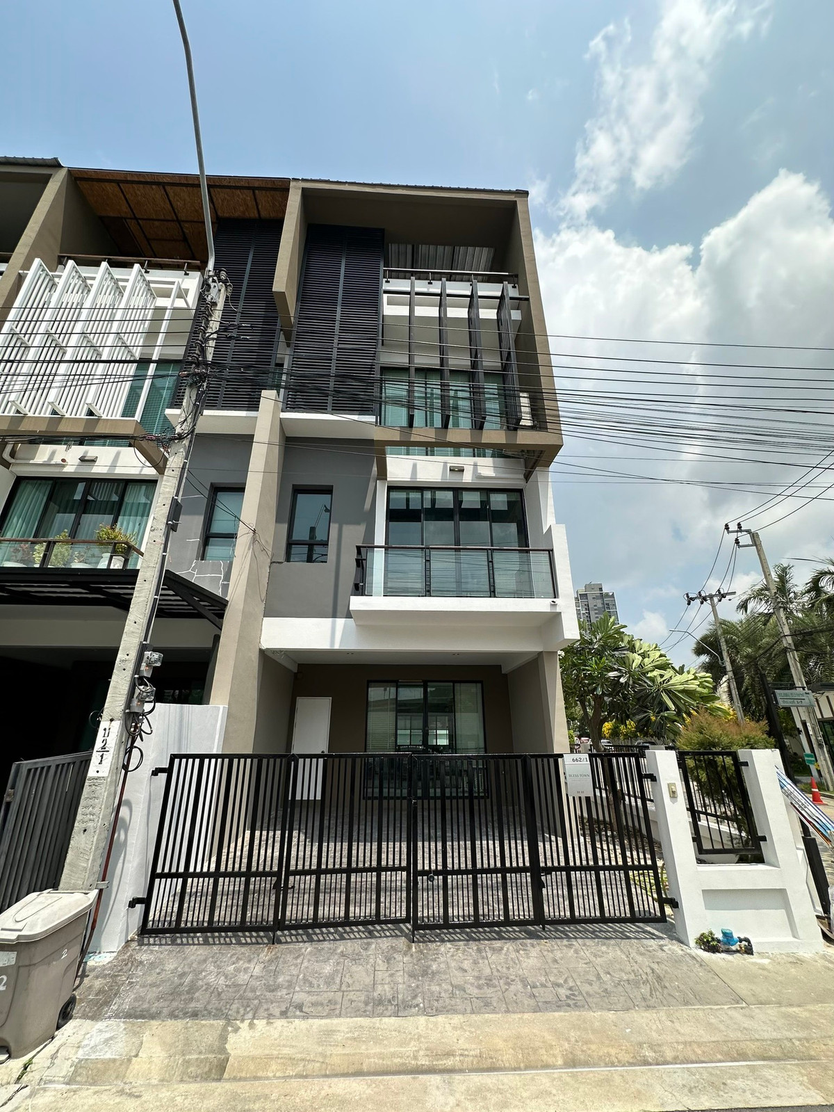 For RentTownhomeOnnut, Udomsuk : For rent, 3-story townhome, Bless Town Sukhumvit 50, usable area 300 sq m, room type 3 bedrooms, 4 bathrooms, 2 living rooms, 2 storage rooms, parking for 3 cars, newly decorated, in the heart of Sukhumvit 50, near BTS On Nut, rental price 75,000 baht/mon