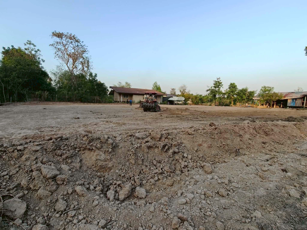 ขายที่ดินอุบลราชธานี : ขายที่ดินถมแล้ว อุบลราชธานี เพียง 1.5 ลบ. ฟรีโอน ราคาดีมาก เหมาะซื้อเก็บหรือสร้างบ้านทันที! (N.2028)