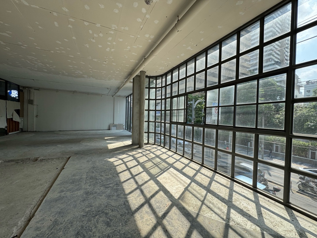 ให้เช่าอาคารพาณิชย์สุขุมวิท อโศก ทองหล่อ : 📌พื้นที่ให้เช่า เหมาะสำหรับ คลีนิค,ร้านอาหาร , พีราทีส ทำเลอโศก
