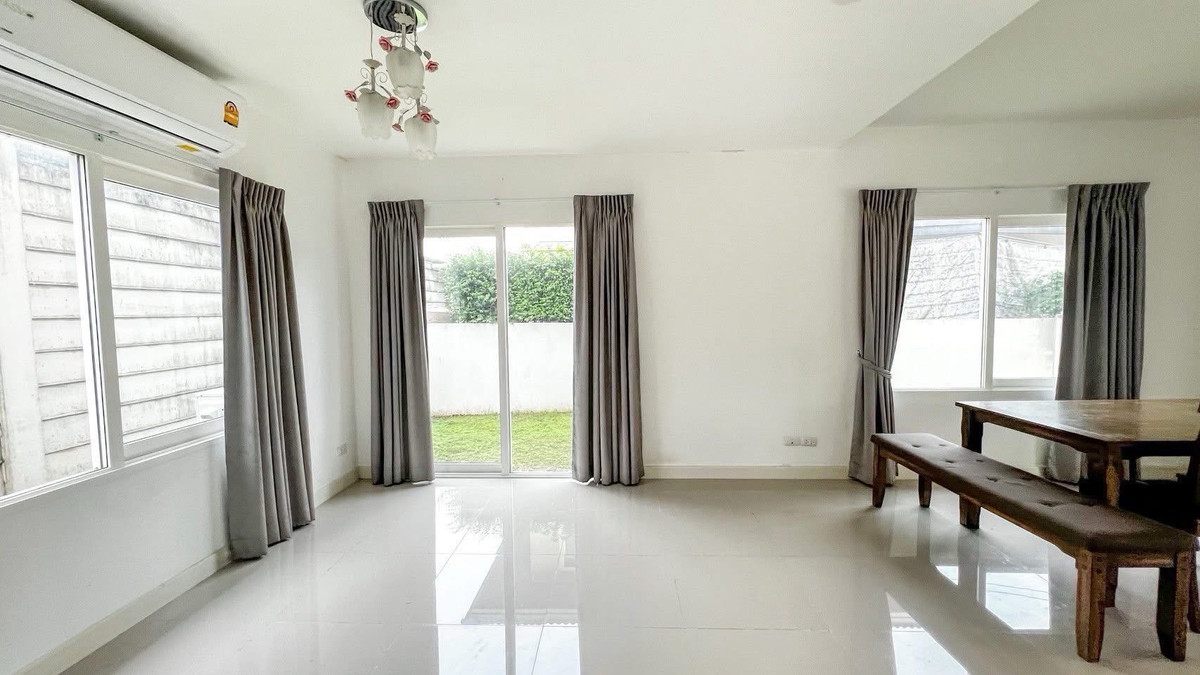 For RentHousePathum Thani,Rangsit, Thammasat : House for rent, Habitia Bond Ratchaphruek. 
Located next to road 345