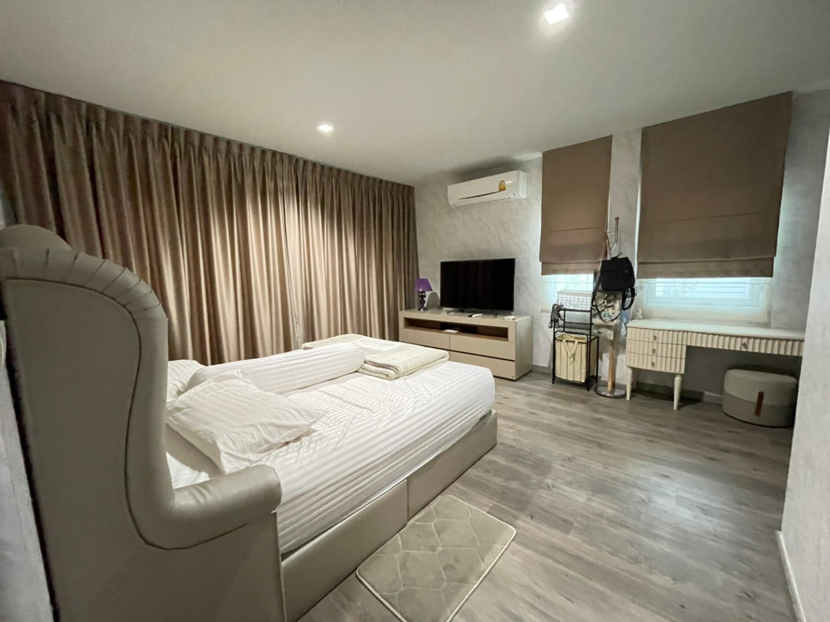 ให้เช่าบ้านปทุมธานี รังสิต ธรรมศาสตร์ : บ้านเดี่ยว เพียง 700 เมตรจากห้างฟิวเจ้อรังสิต 4 ห้องนอน หลังมุม เฟอรนิเจ้อครบพร้อมอยู่ ว่างให้เช่า