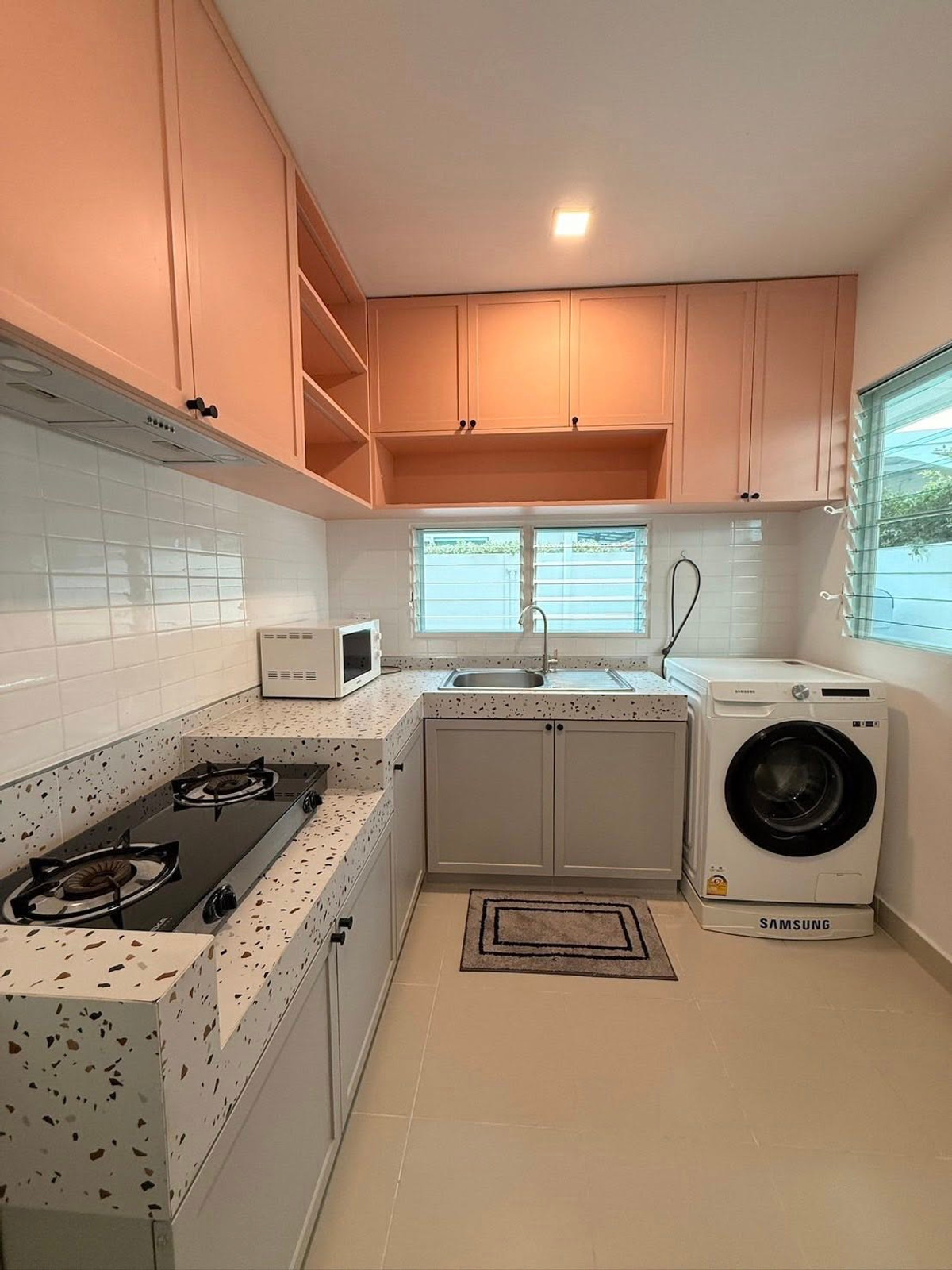 ให้เช่าบ้านบางนา แบริ่ง ลาซาล : ให้เช่า บ้านเดี่ยว 2 ชั้น ใกล้Mega Bangna : โครงการ Villaggio 2 ศรีนครินทร์ – บางนา : 4 ห้องนอน พร้อมแท่นชาร์จรถ EV : เดินทางสะดวกสบาย ใกล้สนามบินสุวรรณภูมิ และทางด่วน