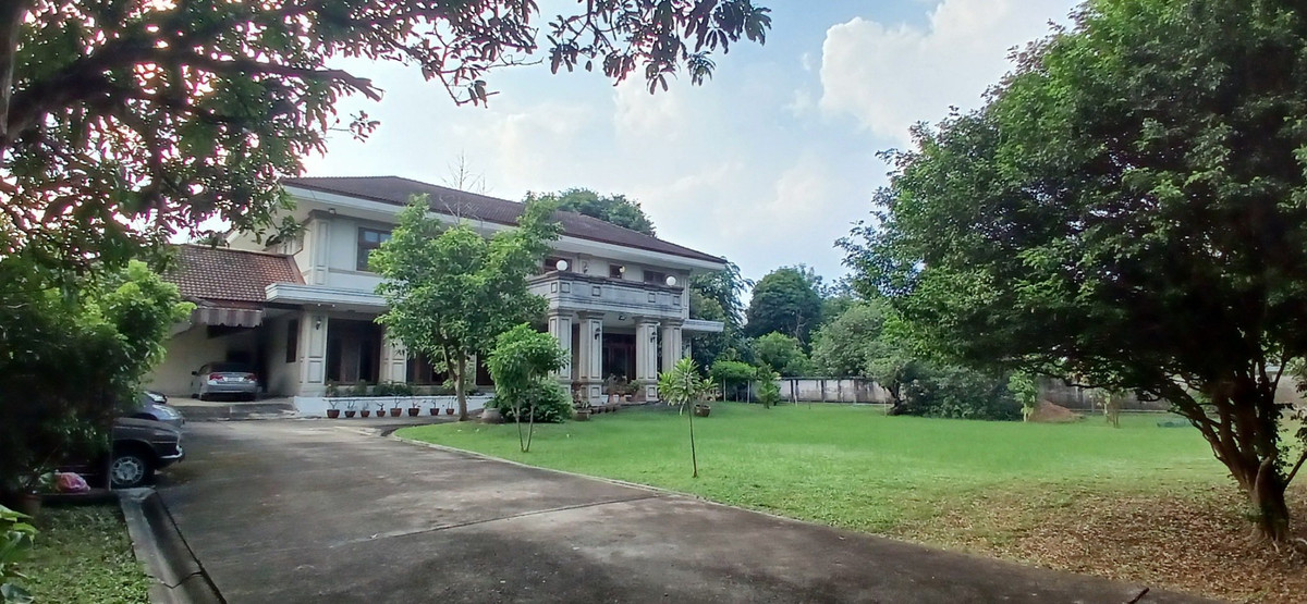 ขายบ้านเสรีไทย-นิด้า : หมู่บ้านนวธานี / 5 ห้องนอน (ขาย), Moo Baan Navatanee / 5 Bedrooms (FOR SALE) FAHS059