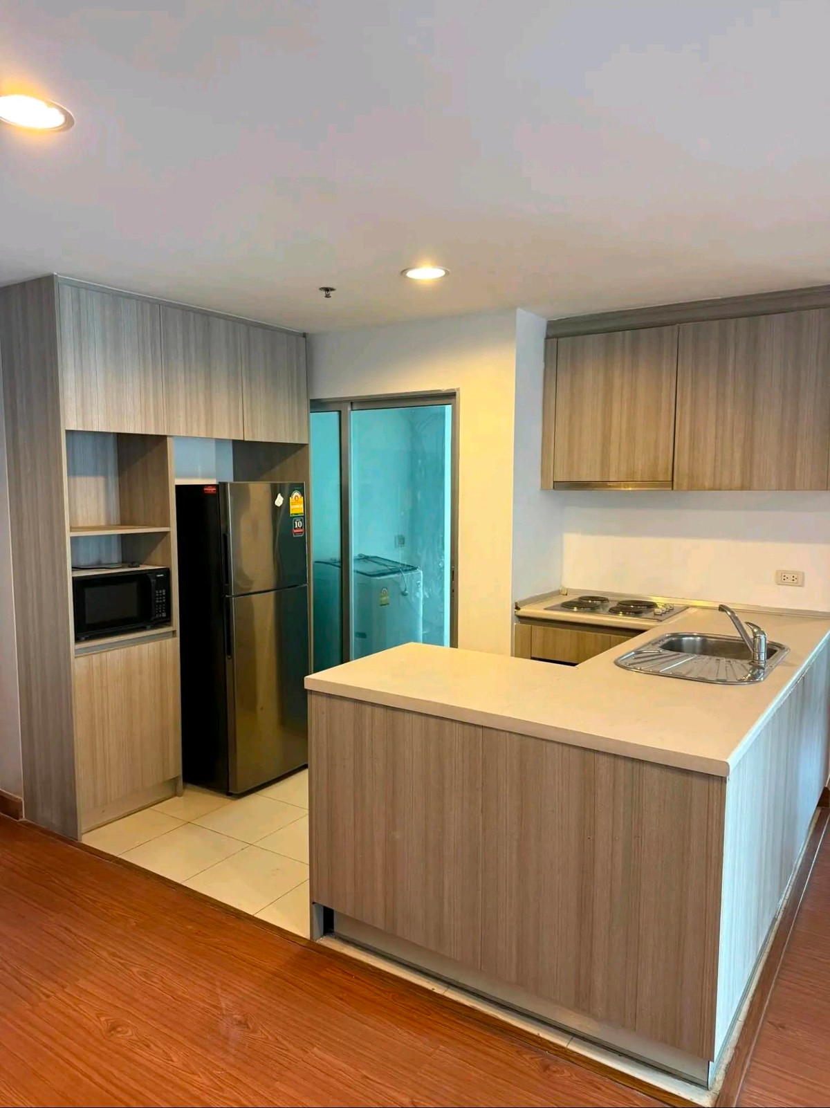 ให้เช่าคอนโดพระราม 9 เพชรบุรีตัดใหม่ RCA : คอนโดให้เช่า🌟เบลล์ พระราม 9  (วิวสระว่ายน้ำ)🌟 ใกล้ MRT พระราม9 , เซ็นทรัล พระราม 9