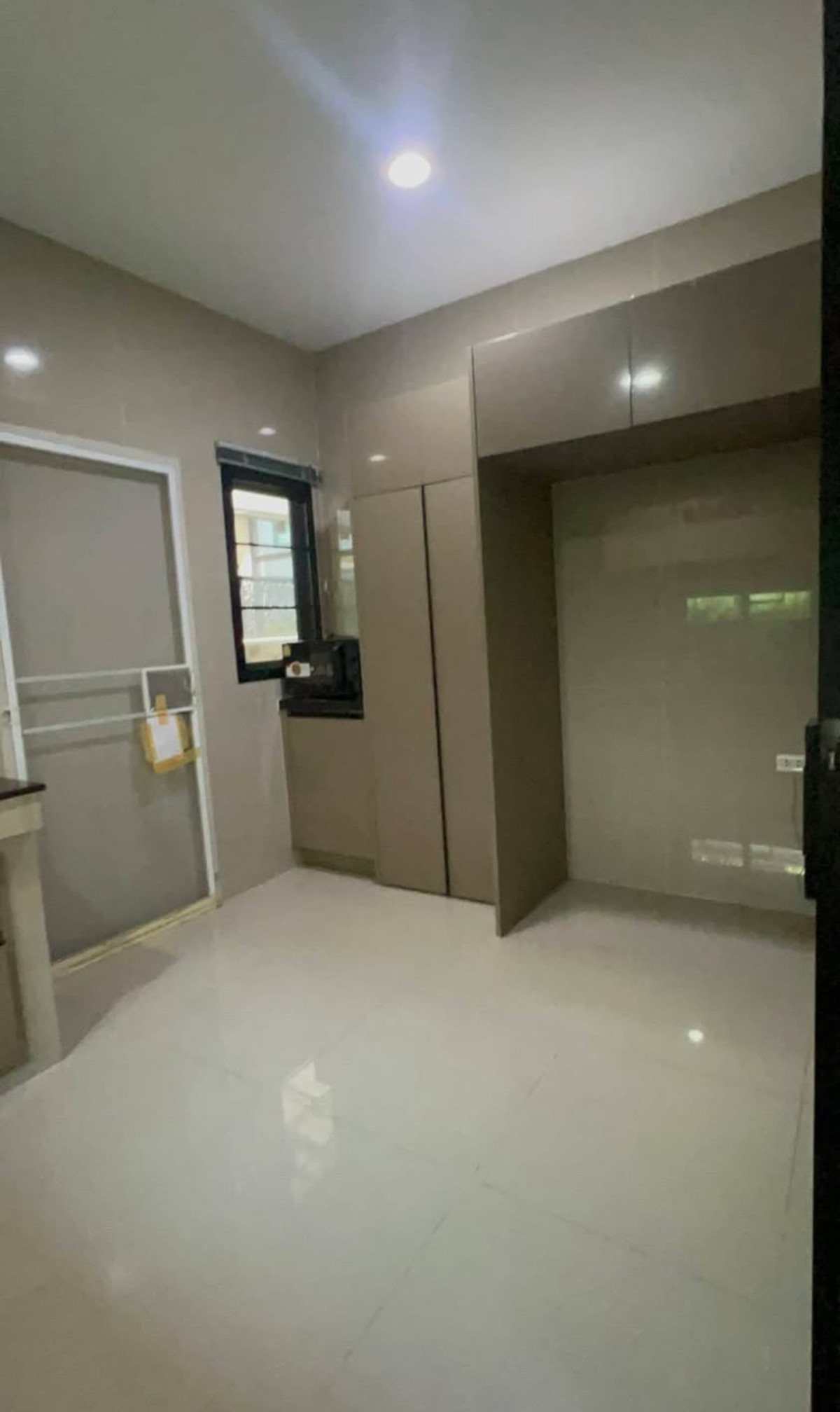 For RentHousePinklao, Charansanitwong : Single house for rent Setthasiri Village Charan-Pinklao Near Central Pinklao and Siriraj Hospital